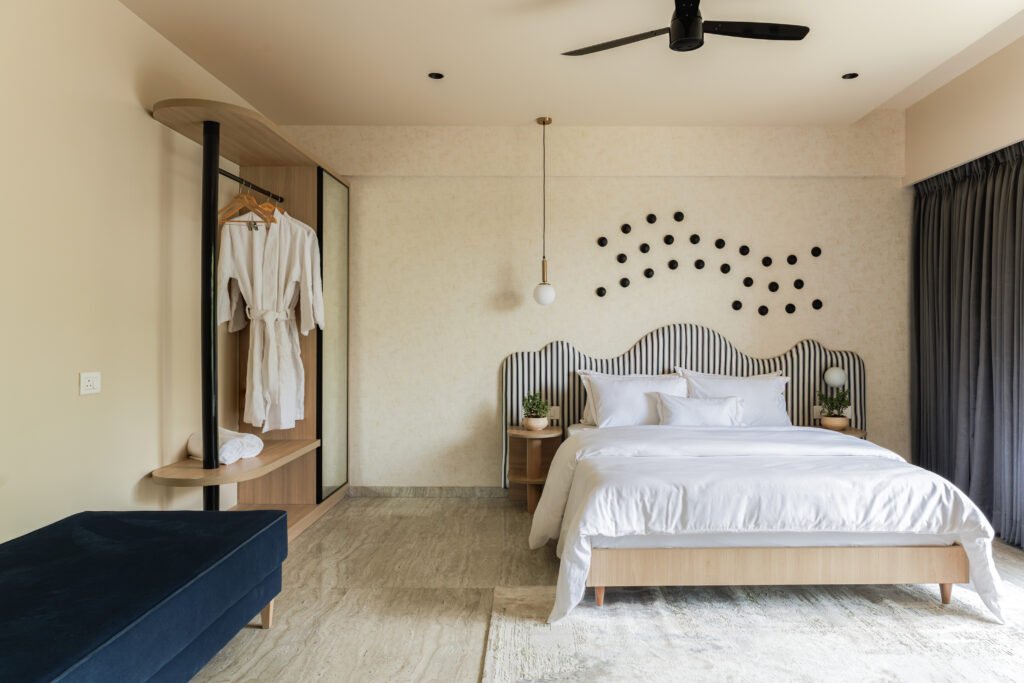 brooks-waterfront-bedroom